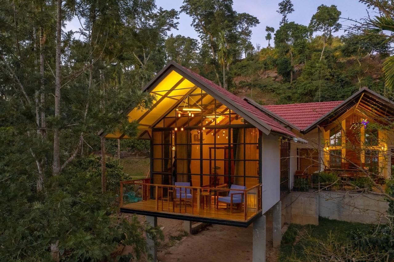 Stayvista At Cicada Chikmagalur 2Bhk Breakfast Included With Amazing View Buitenkant foto