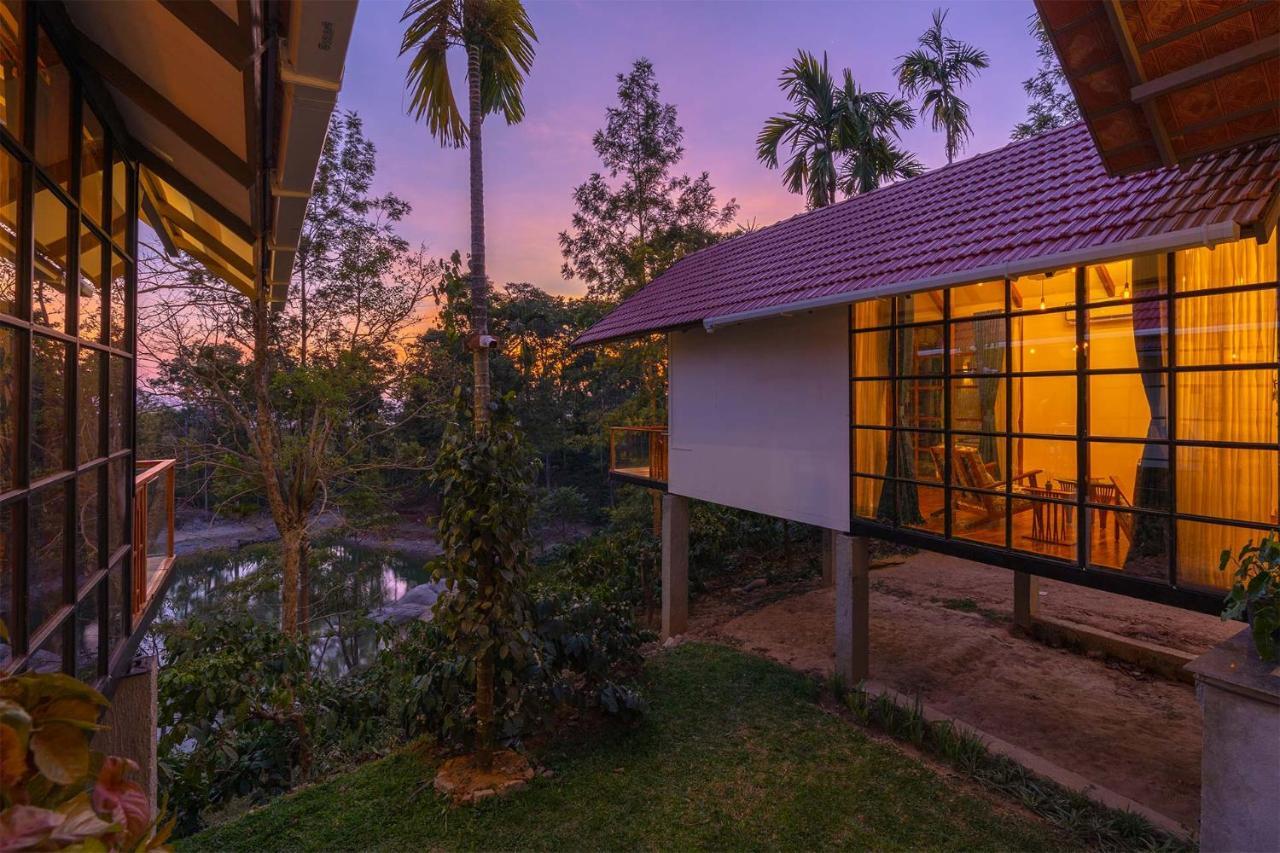 Stayvista At Cicada Chikmagalur 2Bhk Breakfast Included With Amazing View Buitenkant foto